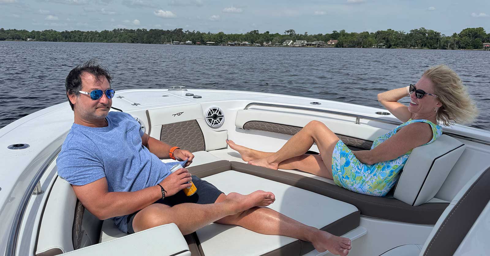 couple-enjoying-boat